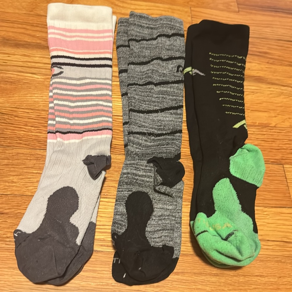 Stylish Socks Set - Black, Gray, Pink
Used - Picture 2 of 2